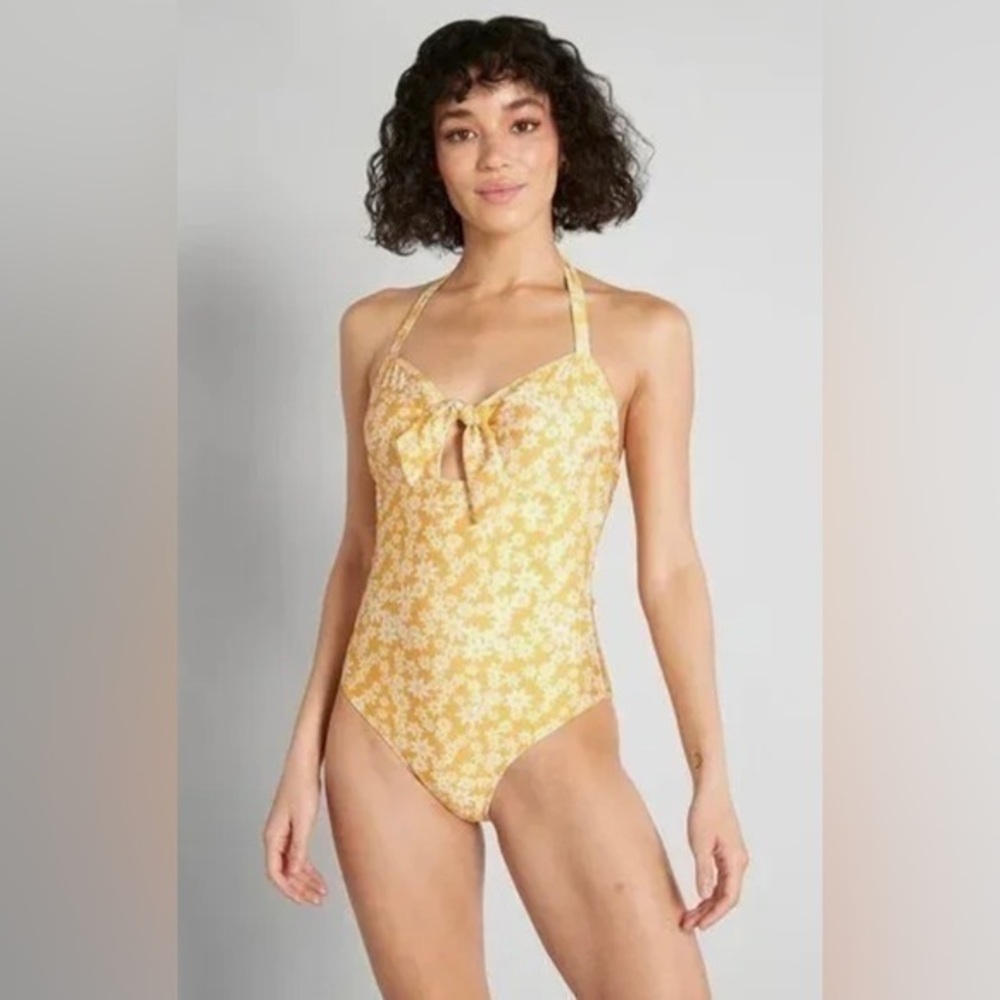 NWT Princess Highway x ModCloth Yellow Daisy One-Piece Halter Swimsuit AU 10